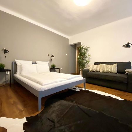 Budget Apartment By Hi5- Karoly 16 Будапеща Екстериор снимка