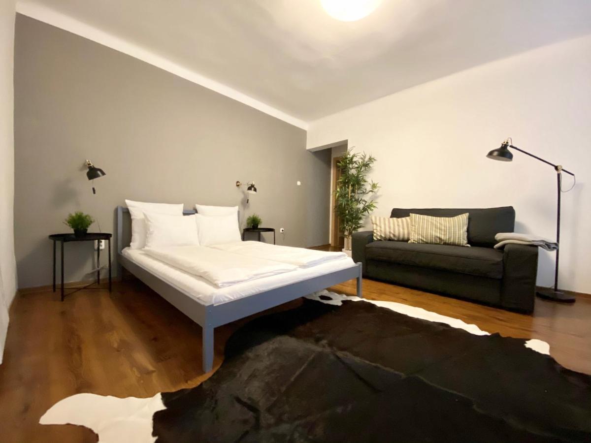 Budget Apartment By Hi5- Karoly 16 Будапеща Екстериор снимка